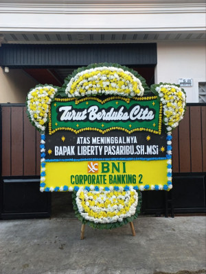 Papan Bunga Duka di Tangga Takat