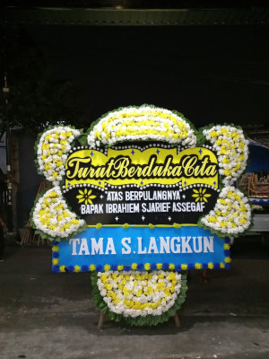 Papan Bunga Duka di Tangga Takat